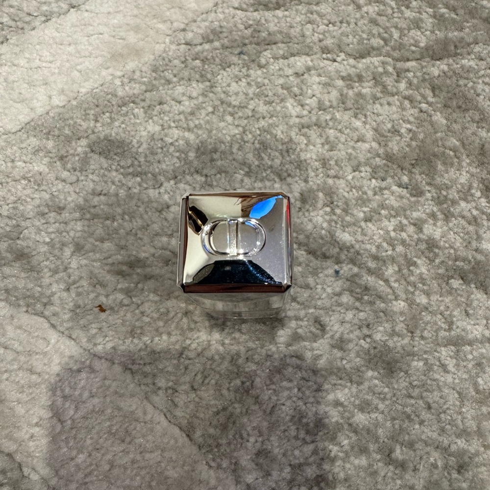 Dior Nail Glow with Silver Cap - Picture 2 of 4